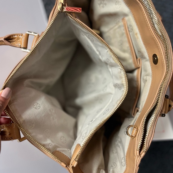 TORY BURCH Robinson Beige Saffiano Leather Large Satchel Shoulder Bag - Picture 9 of 12